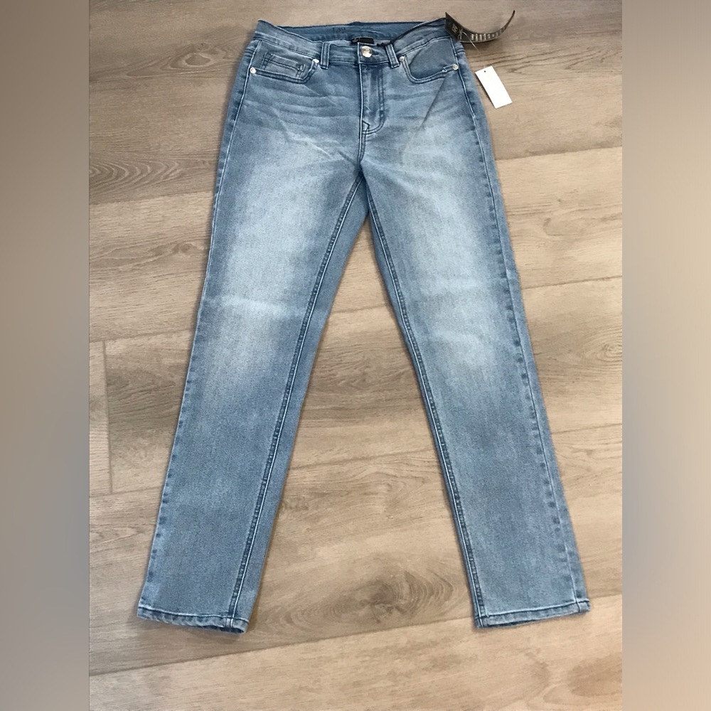 DG2 by Diane Gilman - Women's Blue Jeans - Stretch Fabric - Size 2